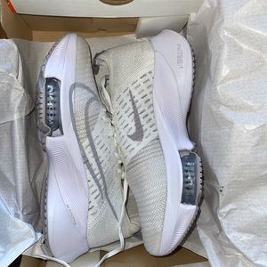 BRAND NEW IN BOX Nike Air Zoom Tempo Flyknit